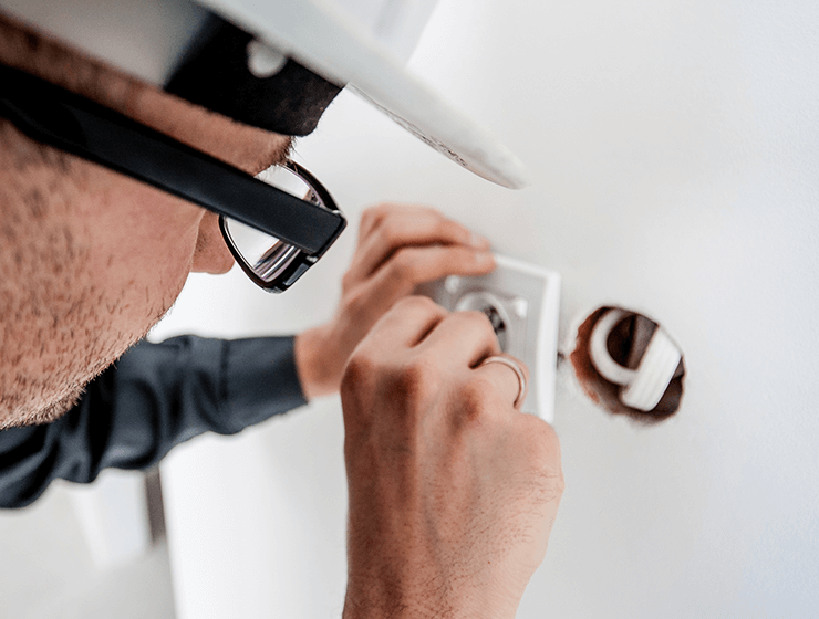 reparación tomacorriente